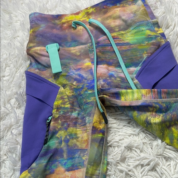 Lululemon Cargo Super-High-Rise Hiking Short 8" Altered Nature Multi - Picture 2 of 6